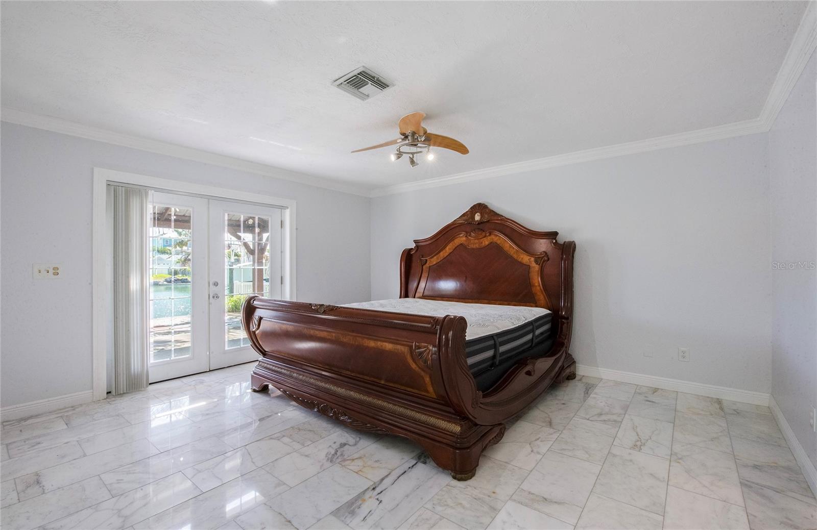 CRYSTAL ISLAND - Residential