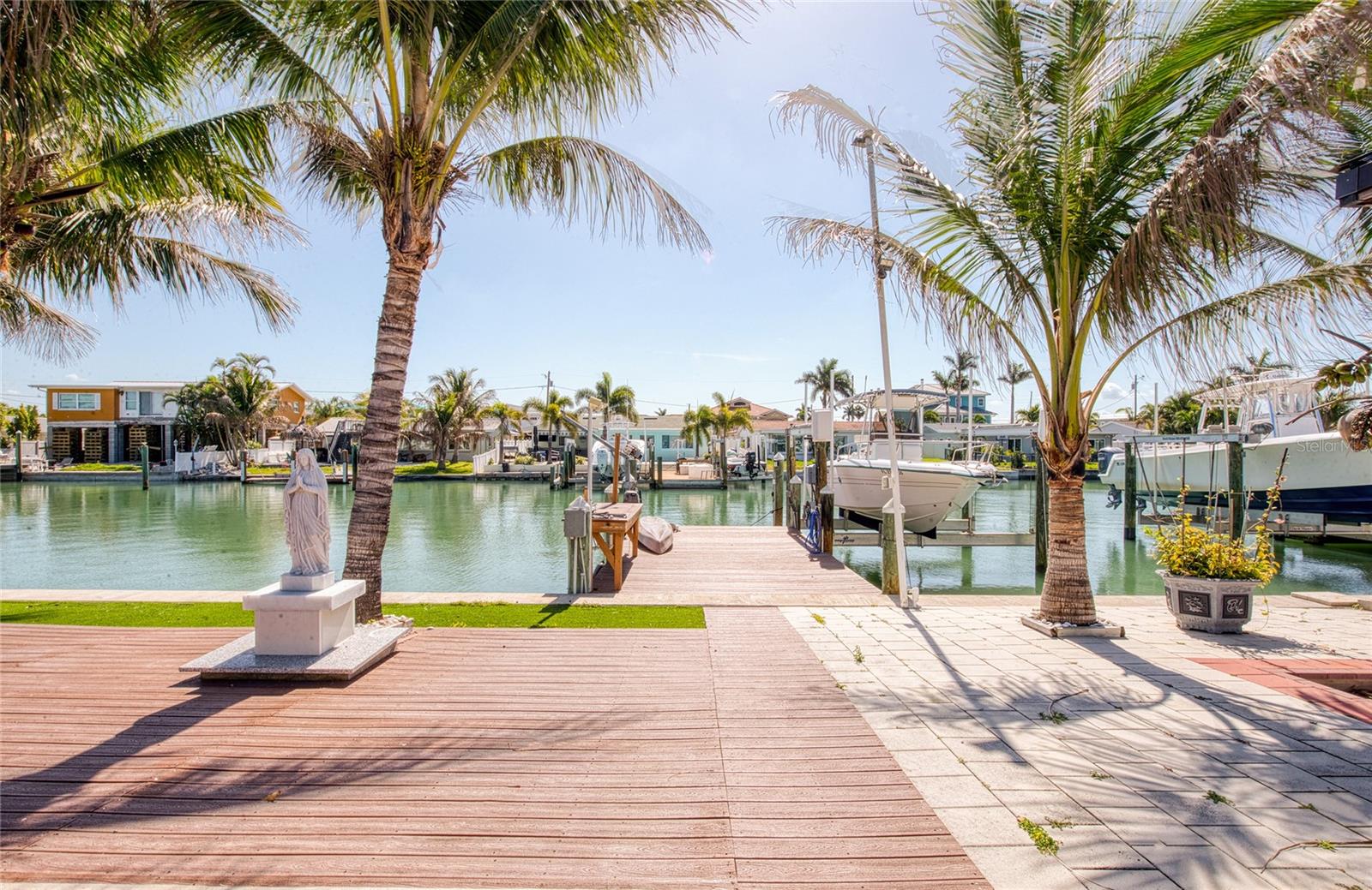 CRYSTAL ISLAND - Residential