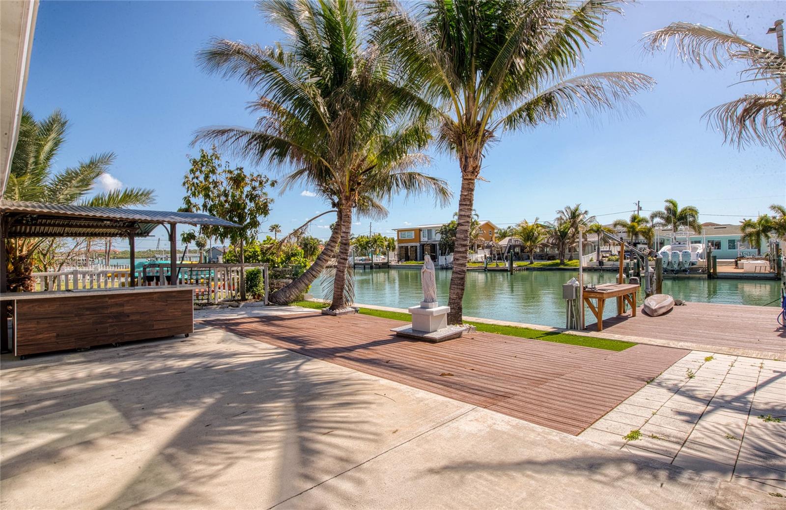 CRYSTAL ISLAND - Residential