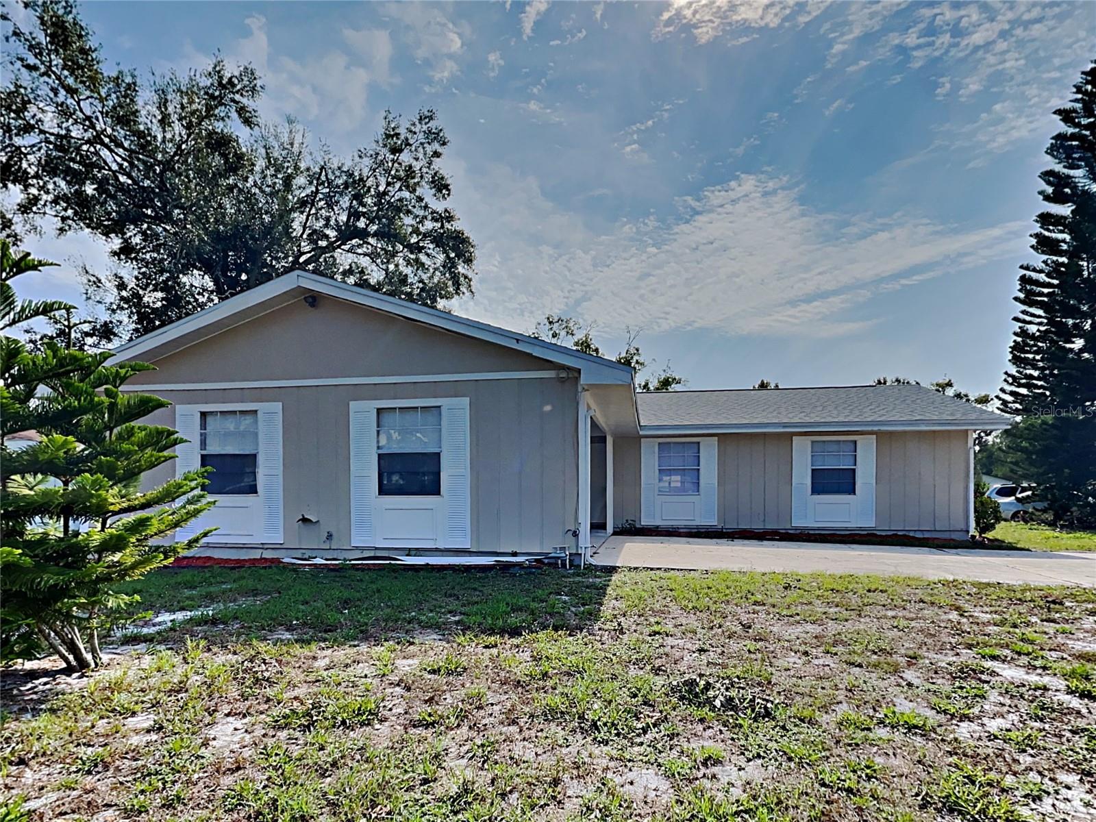 SPECTACULAR HOME IN LAKE MARSHA HIGHLANDS. MAIN HOMES FEATURES 3 BEDROOM 2 BATH. SEPARATE GUEST COTTAGE FEATURES 1 BEDROOM 1 BATH. SPACIOUS ROOMS CAN BE RENTED FURNISHED OR NON-FURNSHED. MUST SEE TO APPRECIATE!