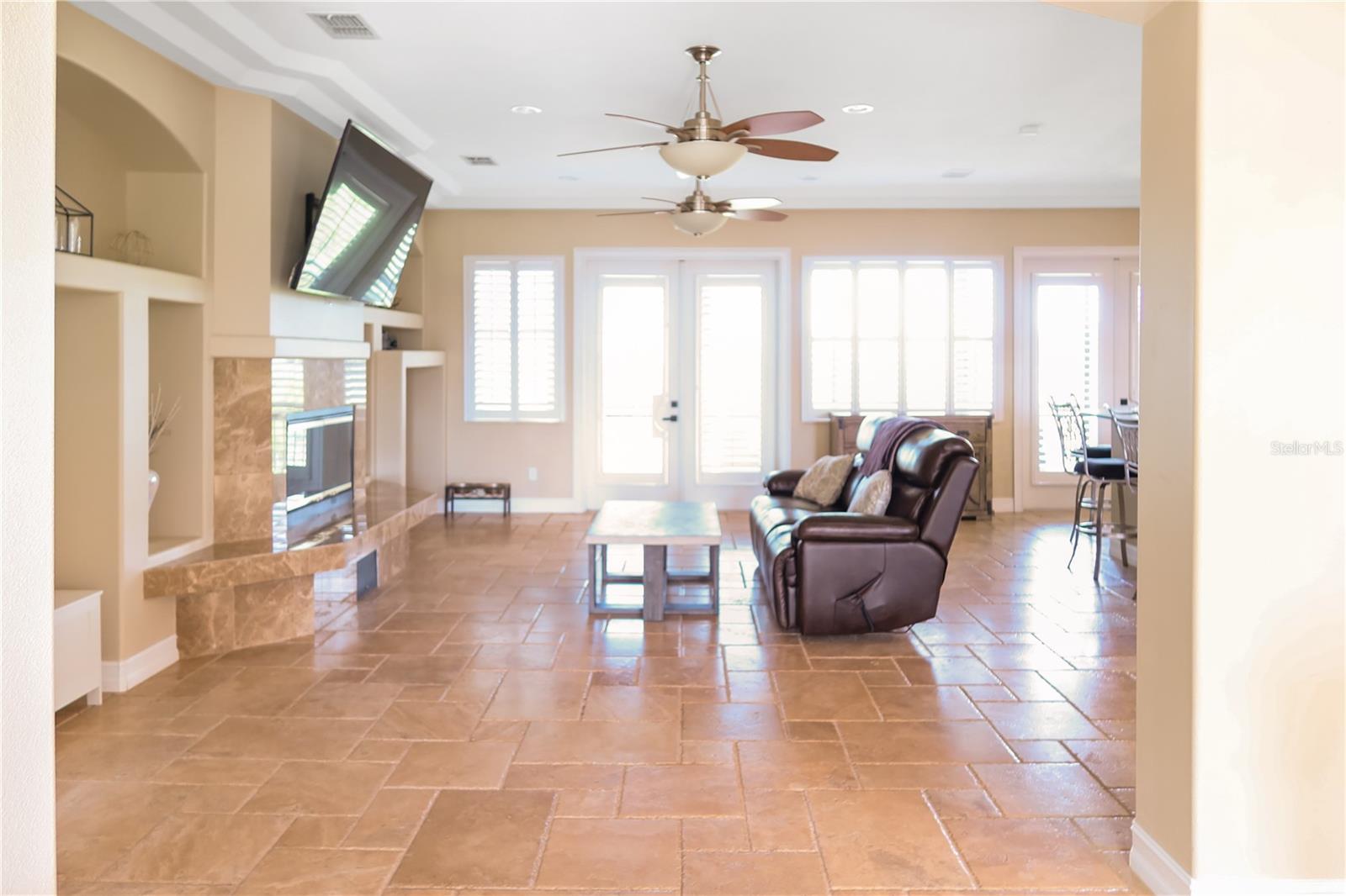 SAND BAY - Residential