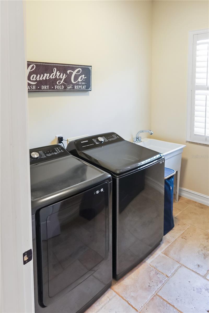 SAND BAY - Residential