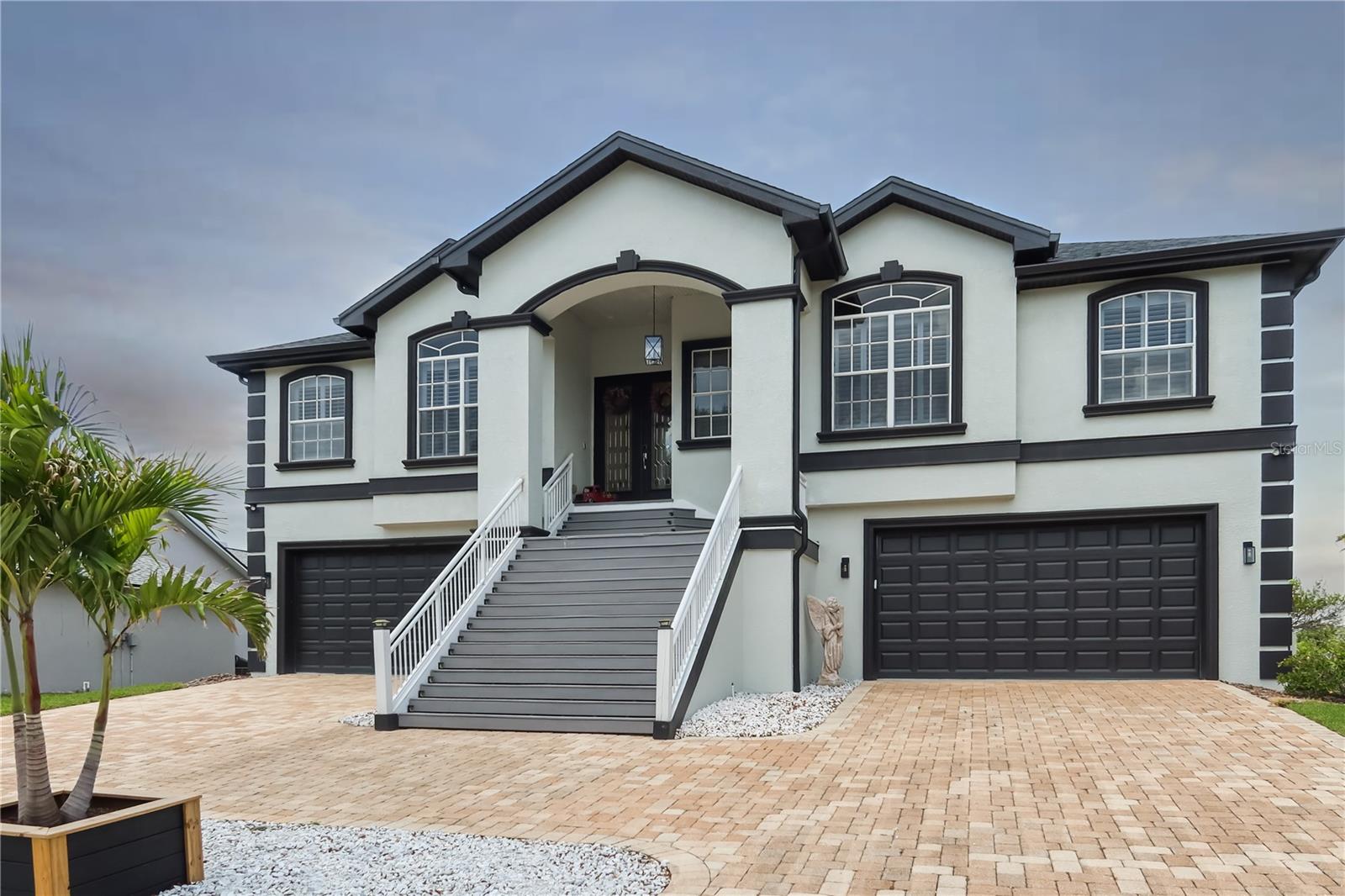 SAND BAY - Residential