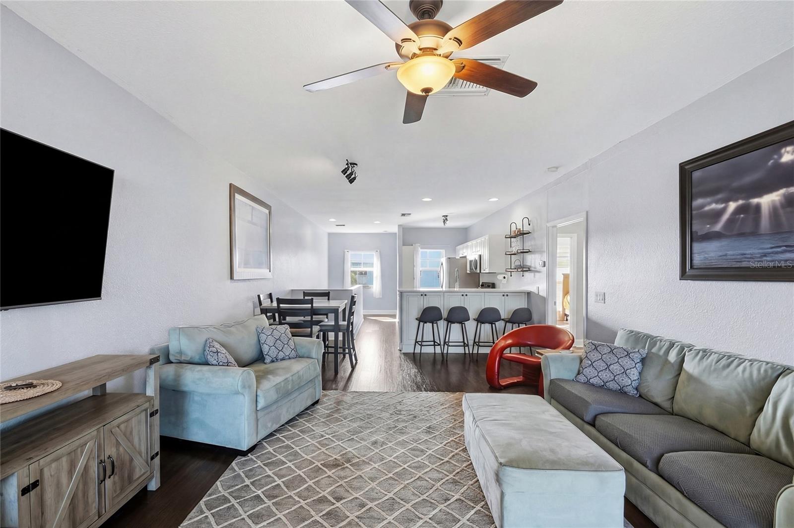 TOWNHOMES/CAPE HAZE - Residential