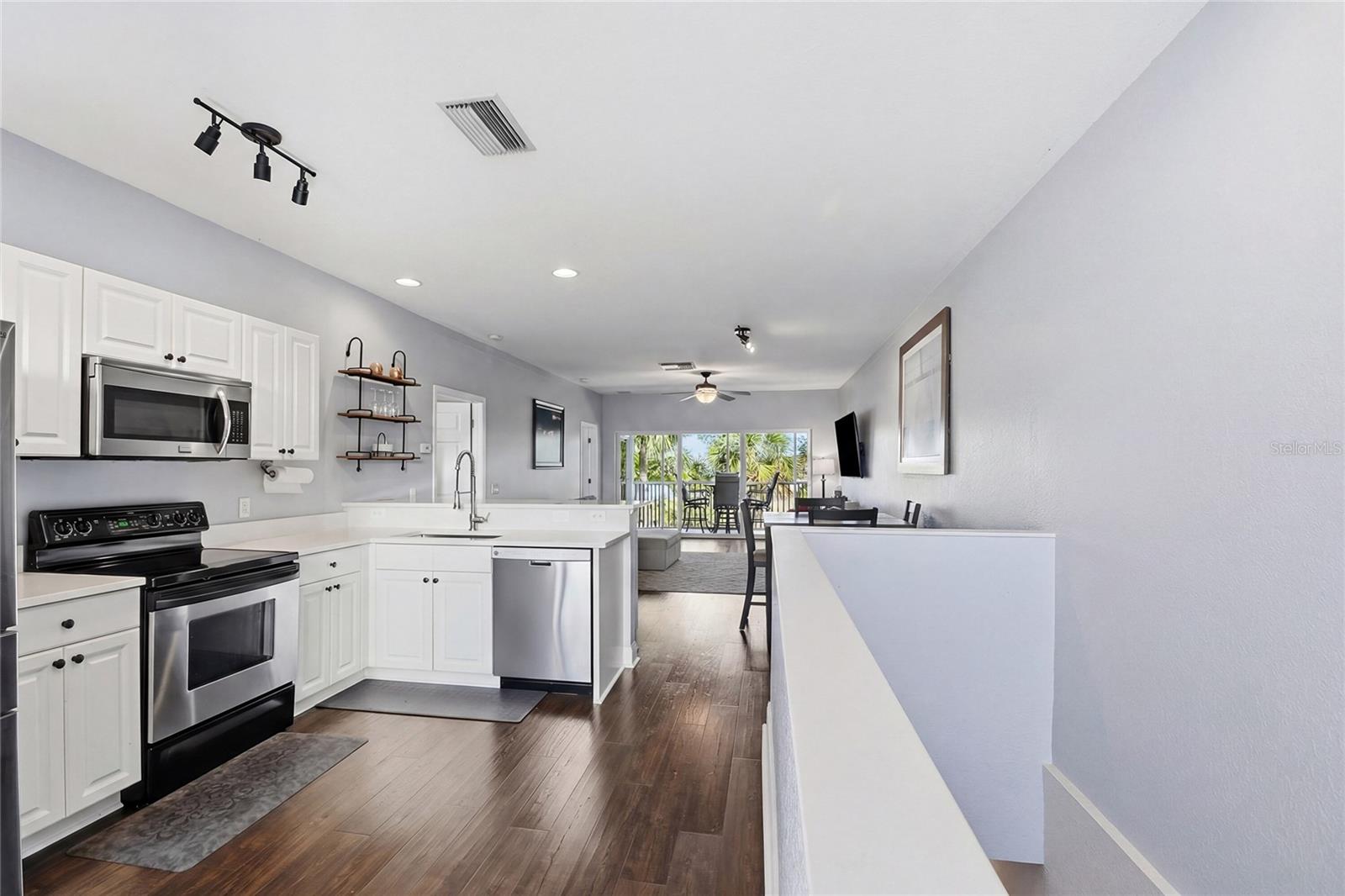 3921 CAPE HAZE DRIVE 405