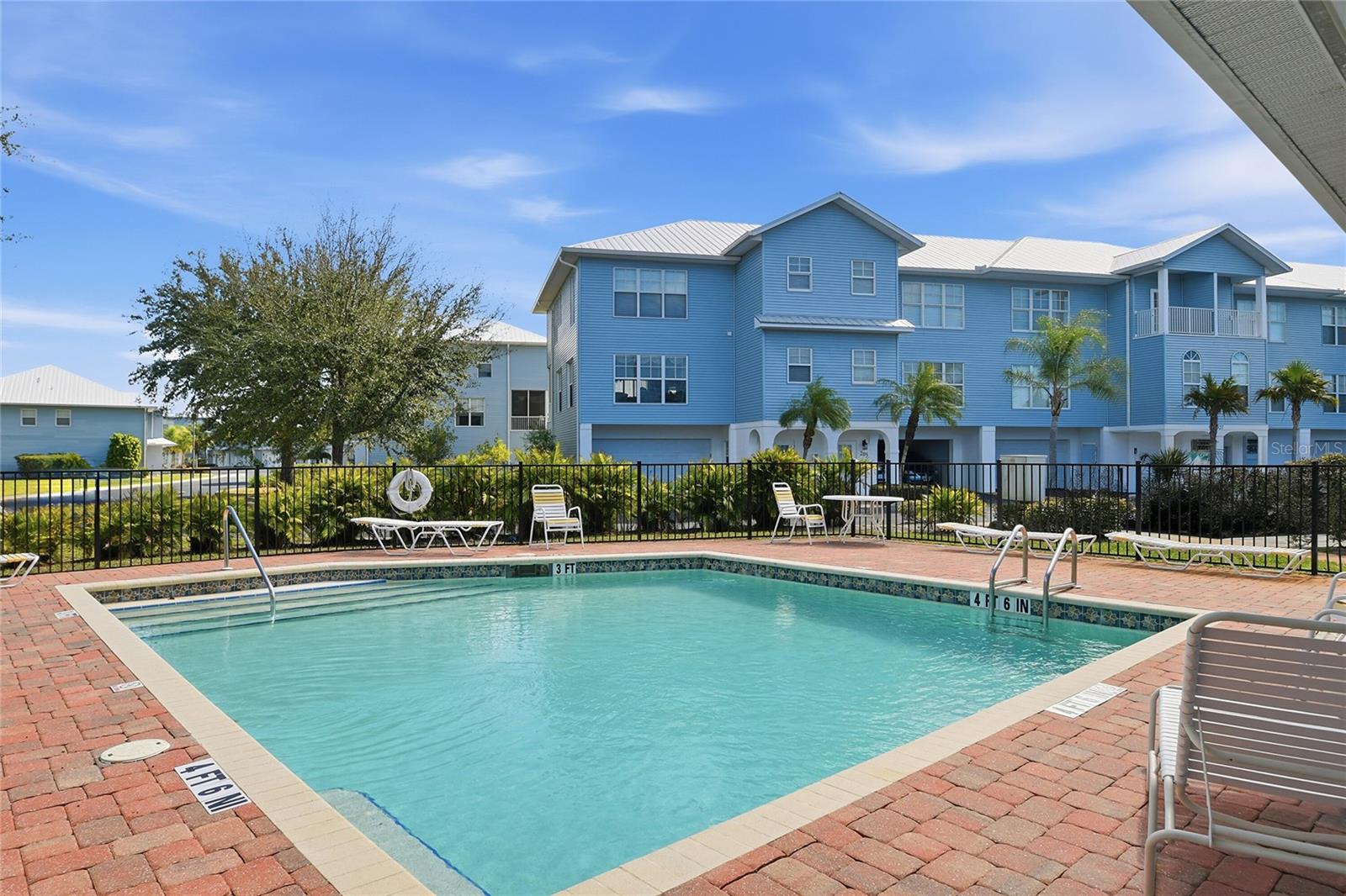 TOWNHOMES/CAPE HAZE - Residential