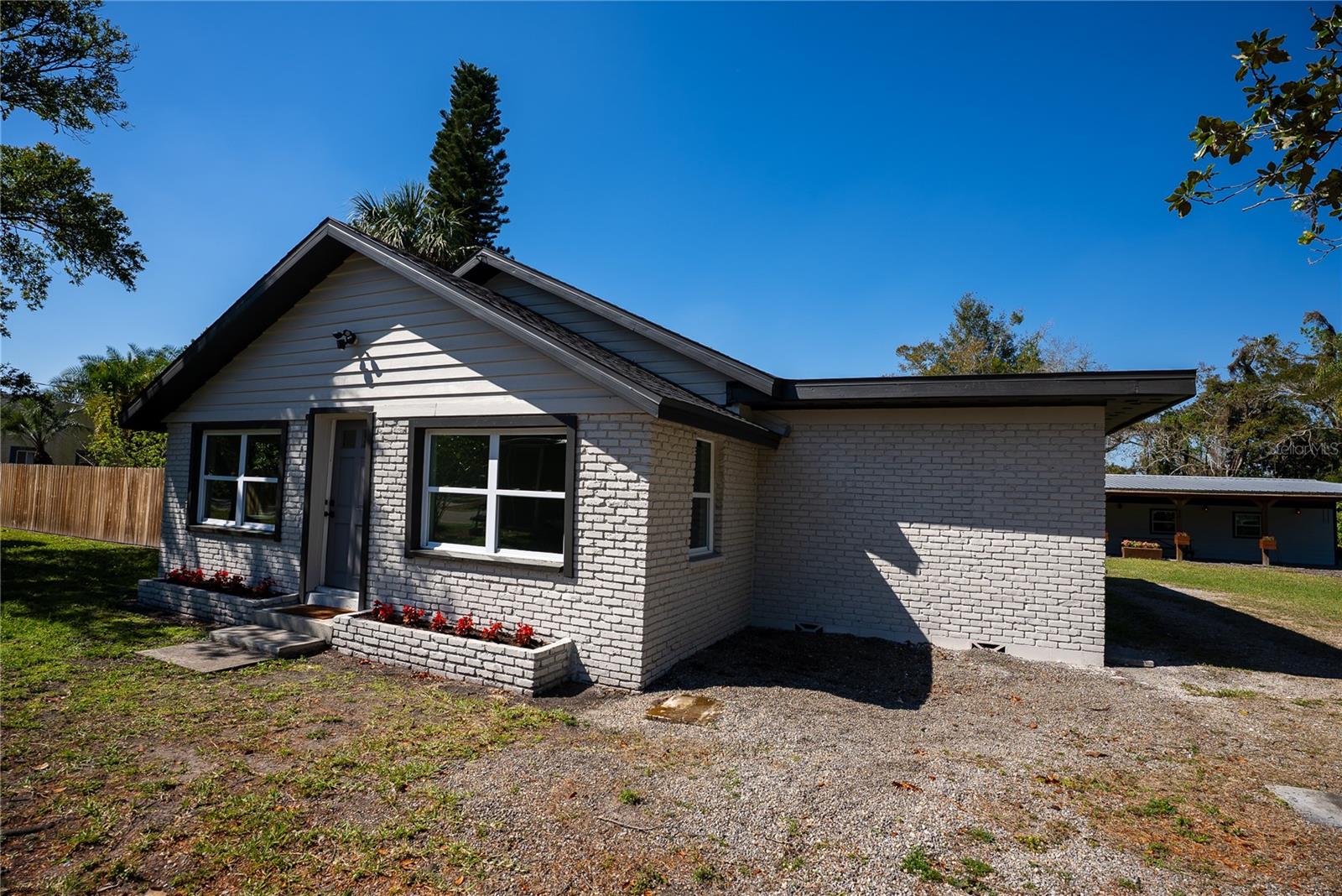 4452 FAIRVIEW AVENUE