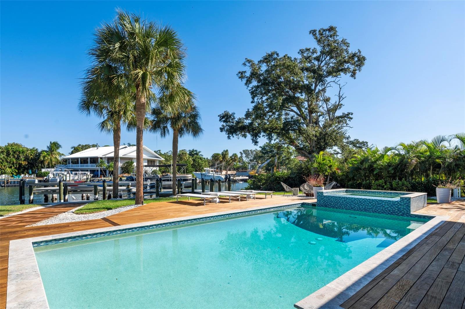 HARBOR ACRES - Residential