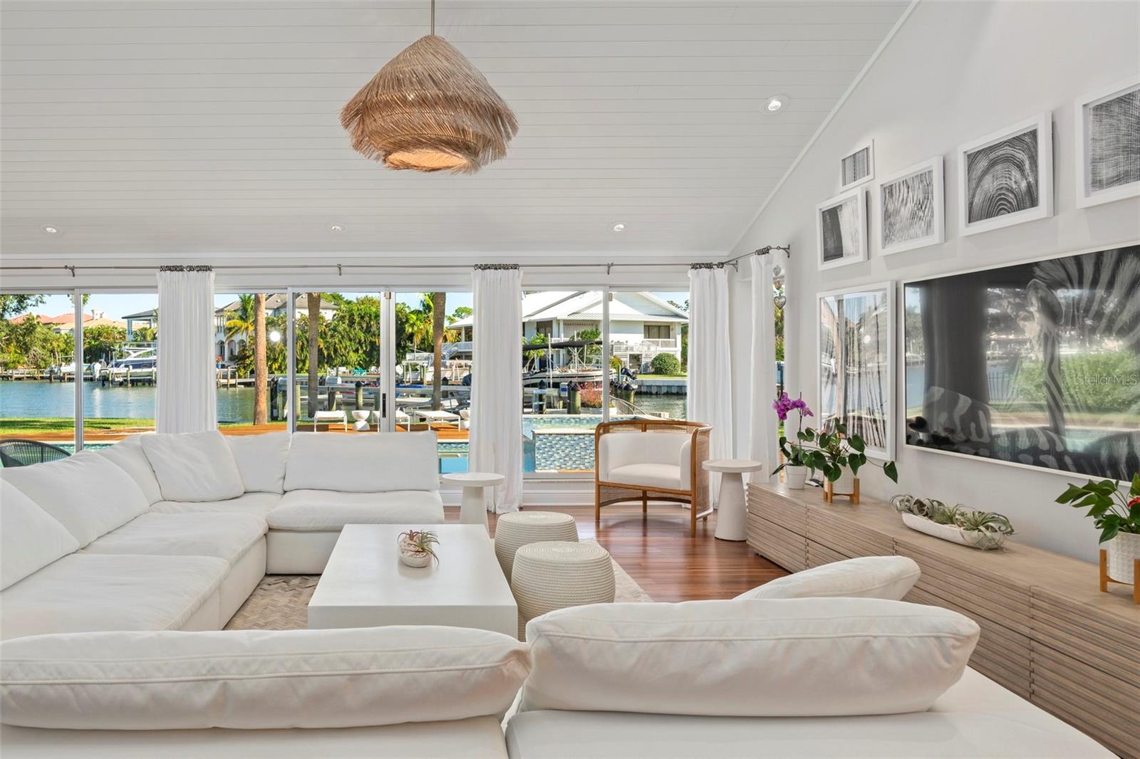 HARBOR ACRES - Residential