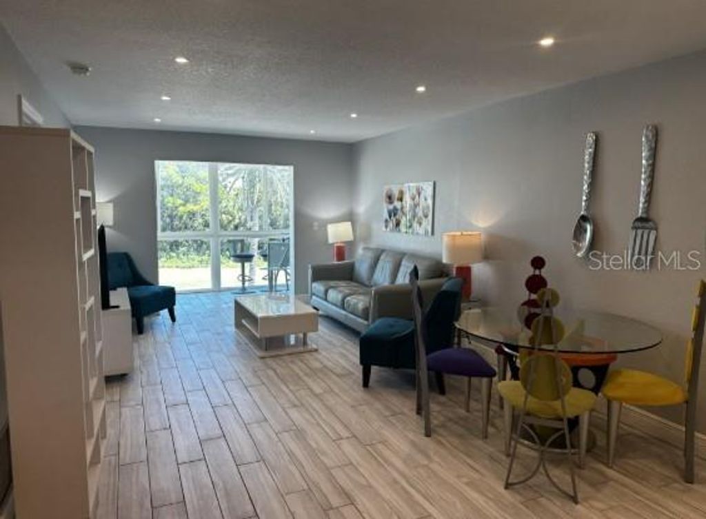 Photo of 708 Tamiami Trail S #318, Venice, FL 34285 (MLS # A4670332)