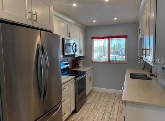 HOLIDAY APTS - Residential Lease