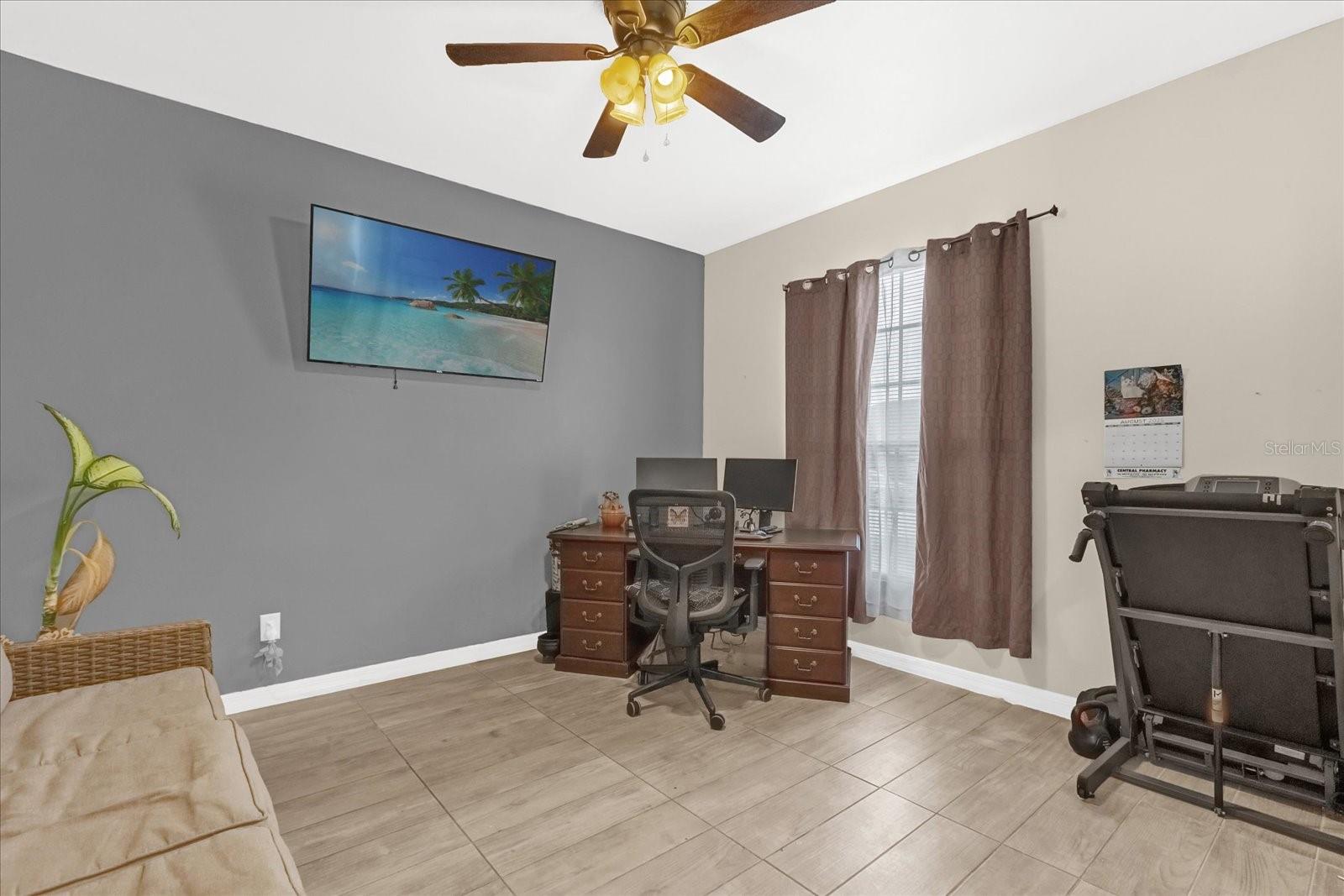 905 KNOLLWOOD DRIVE