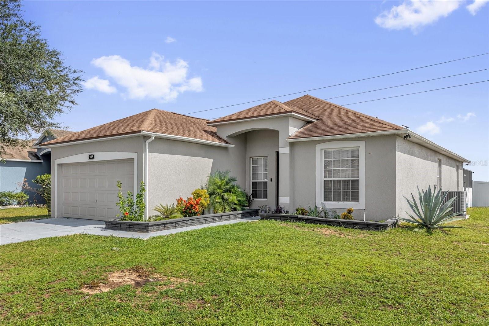 905 KNOLLWOOD DRIVE