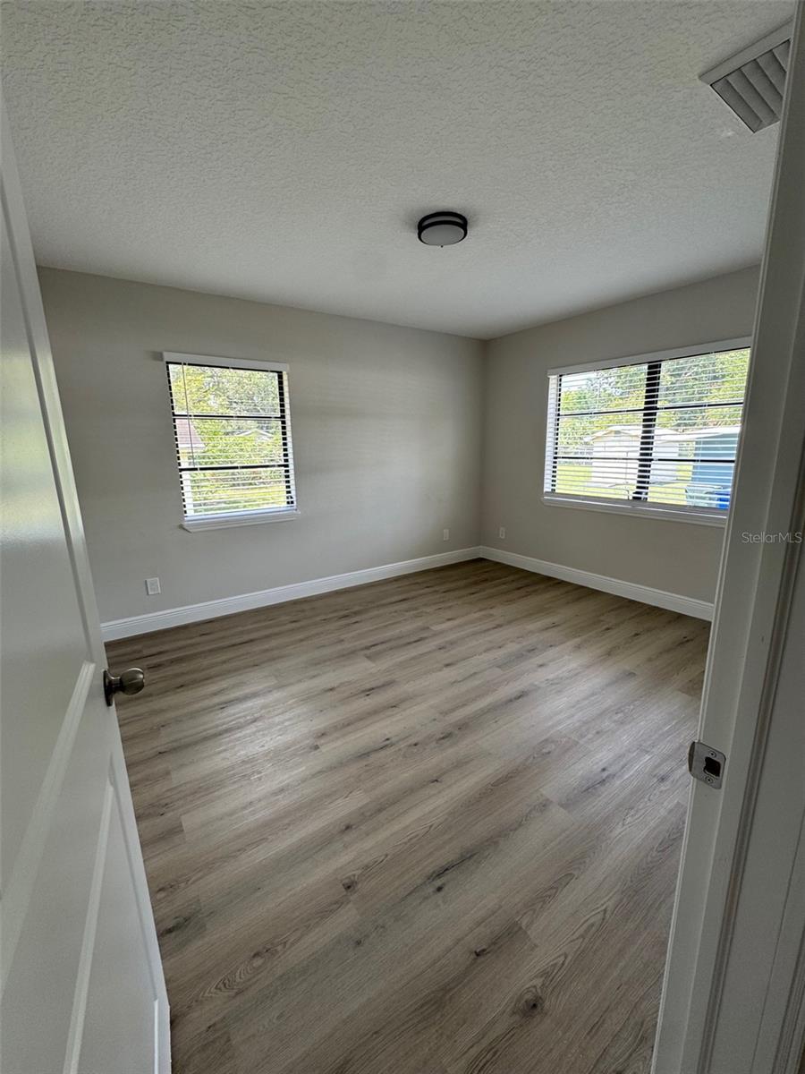 MCRAE & ROBSONS SUB - Residential Lease