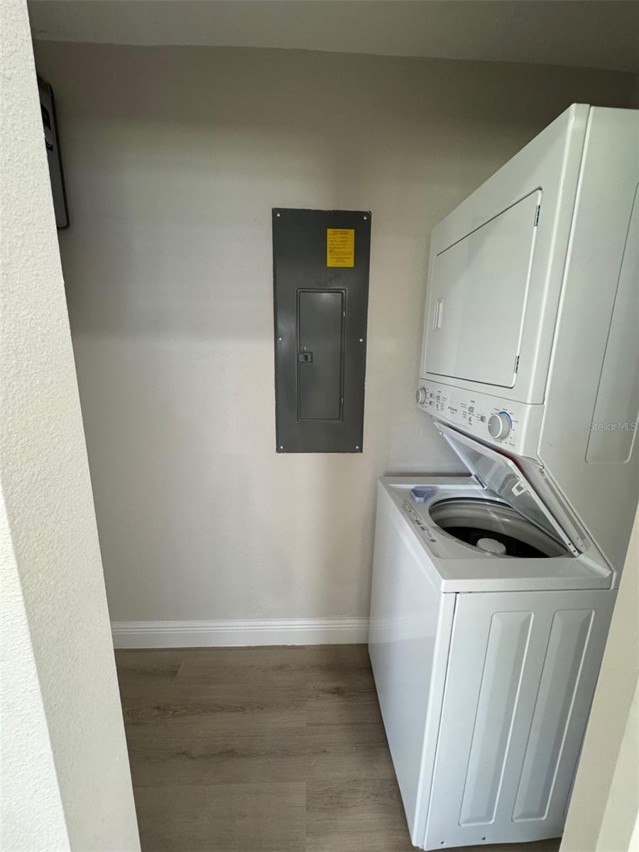 MCRAE & ROBSONS SUB - Residential Lease