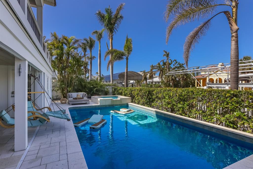 HARBOR DRIVE WATERWAYS - Residential