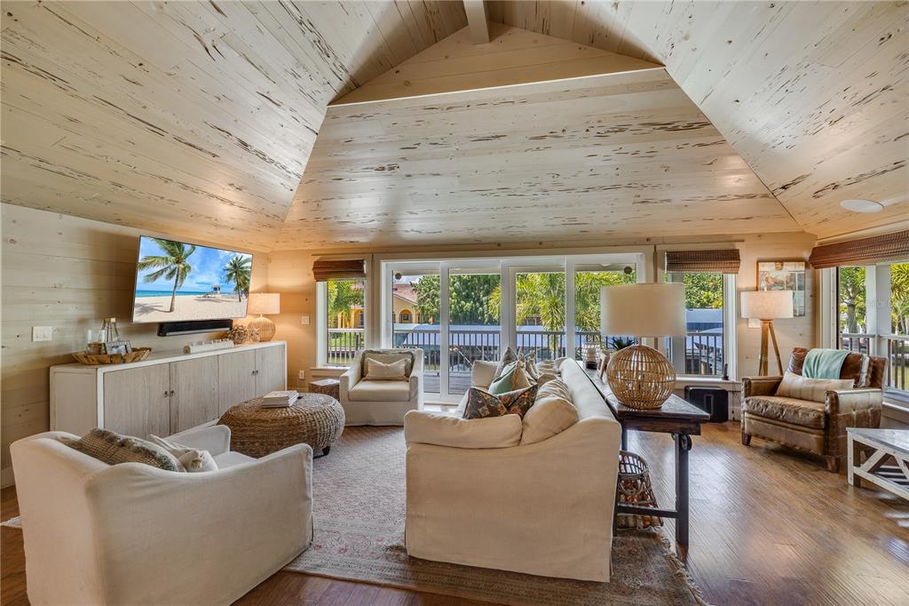 HARBOR DRIVE WATERWAYS - Residential