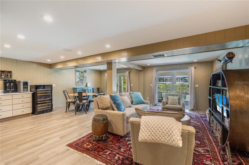 HARBOR DRIVE WATERWAYS - Residential