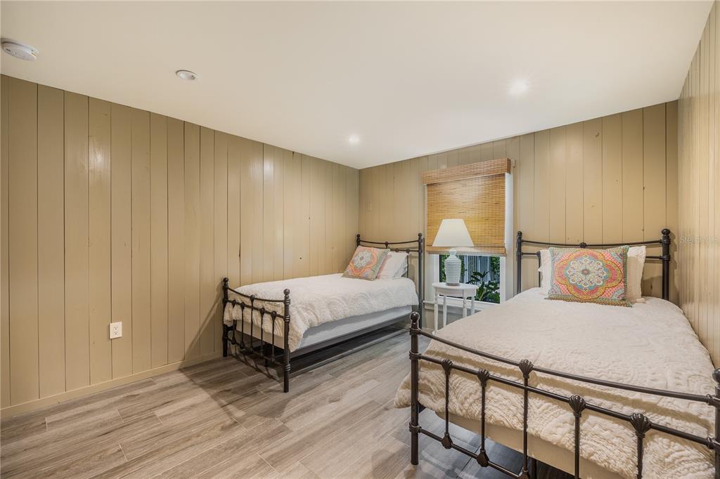 HARBOR DRIVE WATERWAYS - Residential