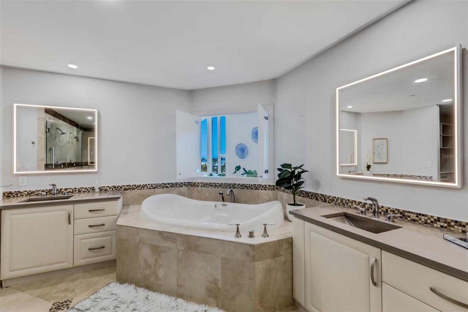 THE PHOENIX - Residential