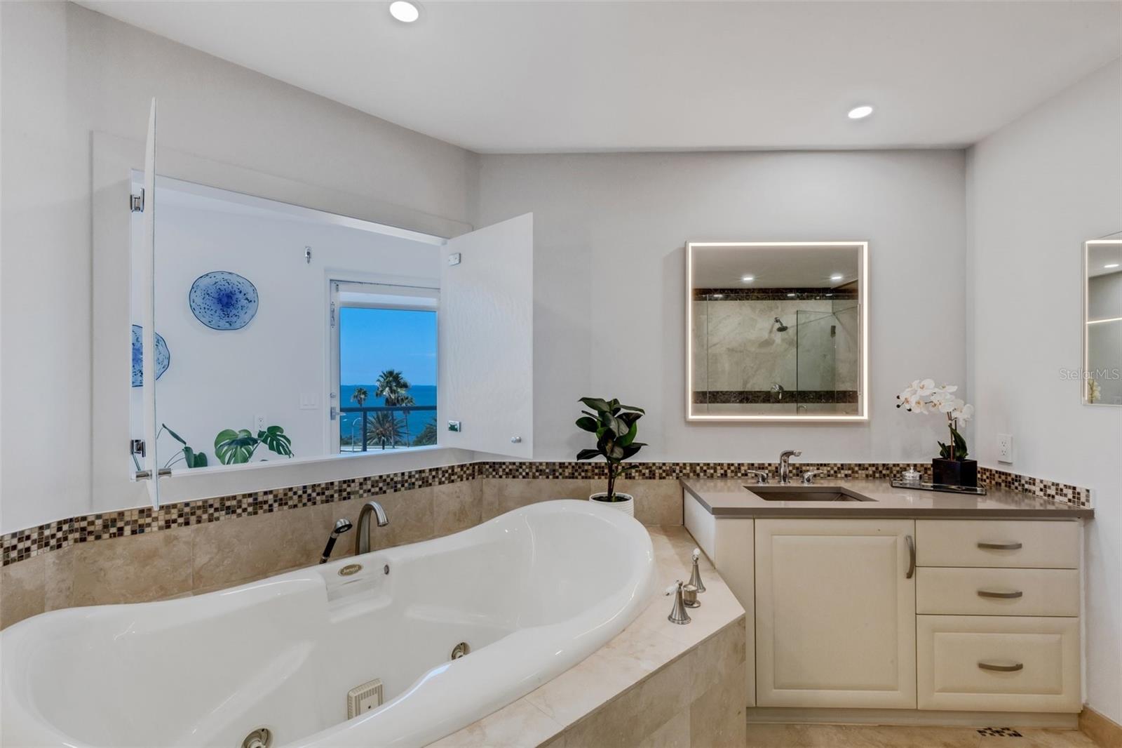 THE PHOENIX - Residential