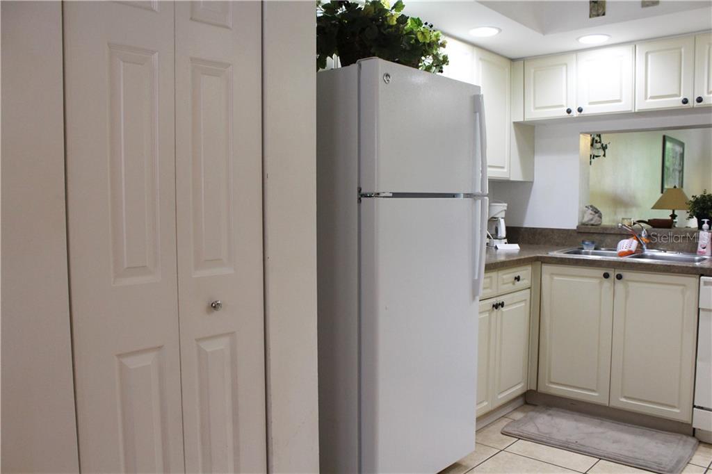 SHOREWALK BATH & TENNIS CLUB 21 - Residential Lease