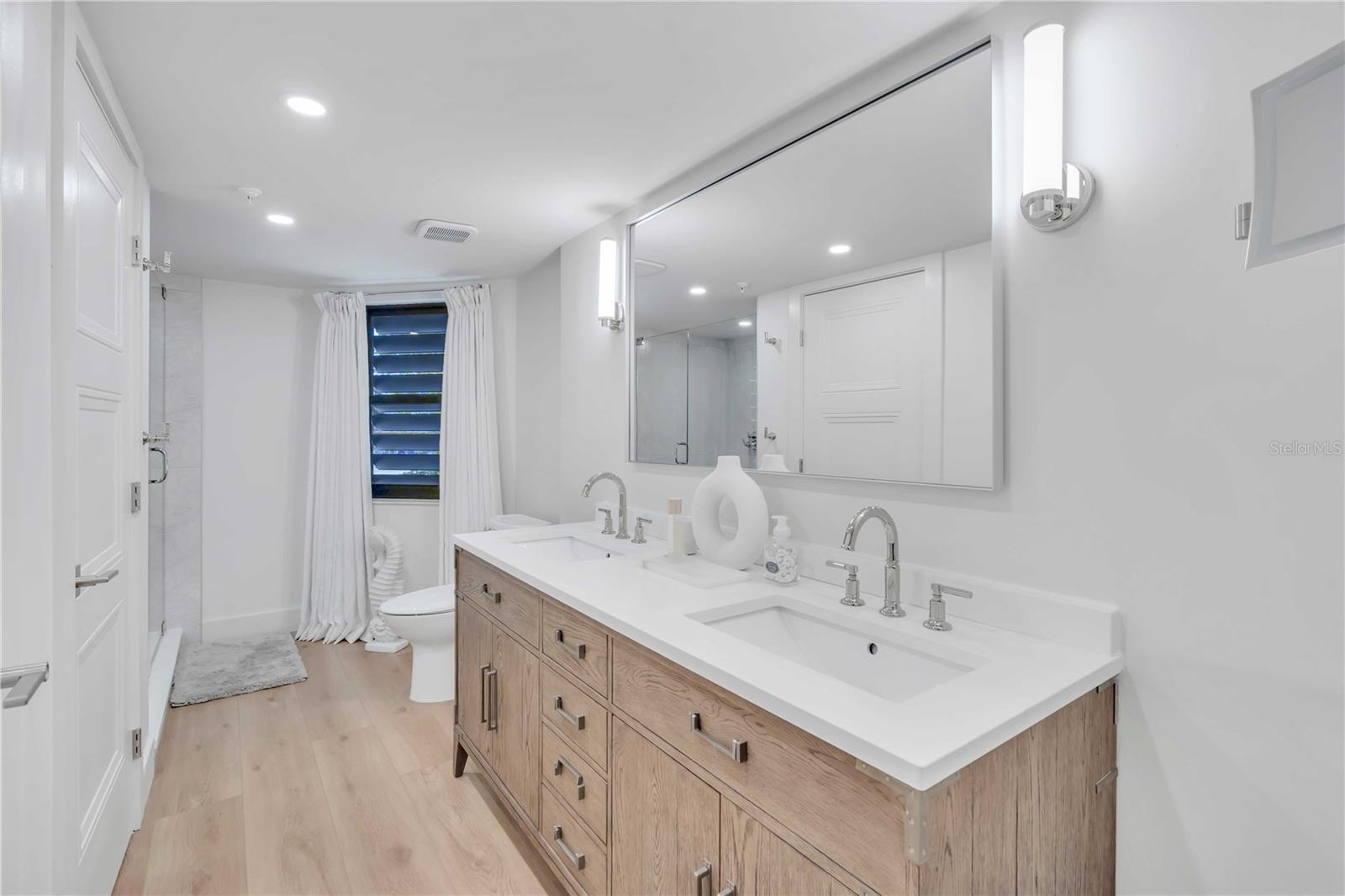 AVIGNON VILLAS - Residential Lease