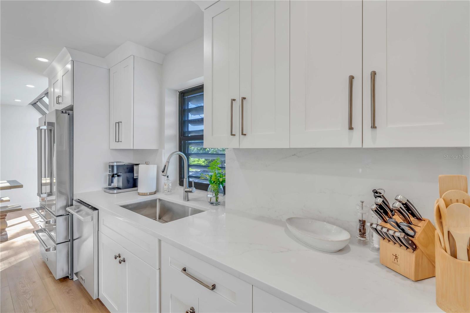 AVIGNON VILLAS - Residential Lease