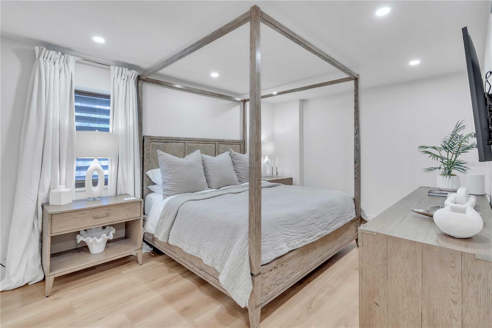 AVIGNON VILLAS - Residential Lease