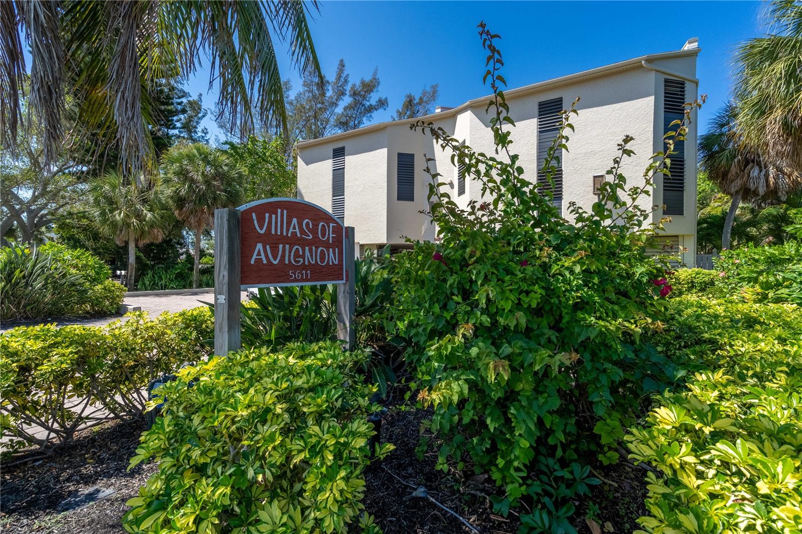 AVIGNON VILLAS - Residential Lease