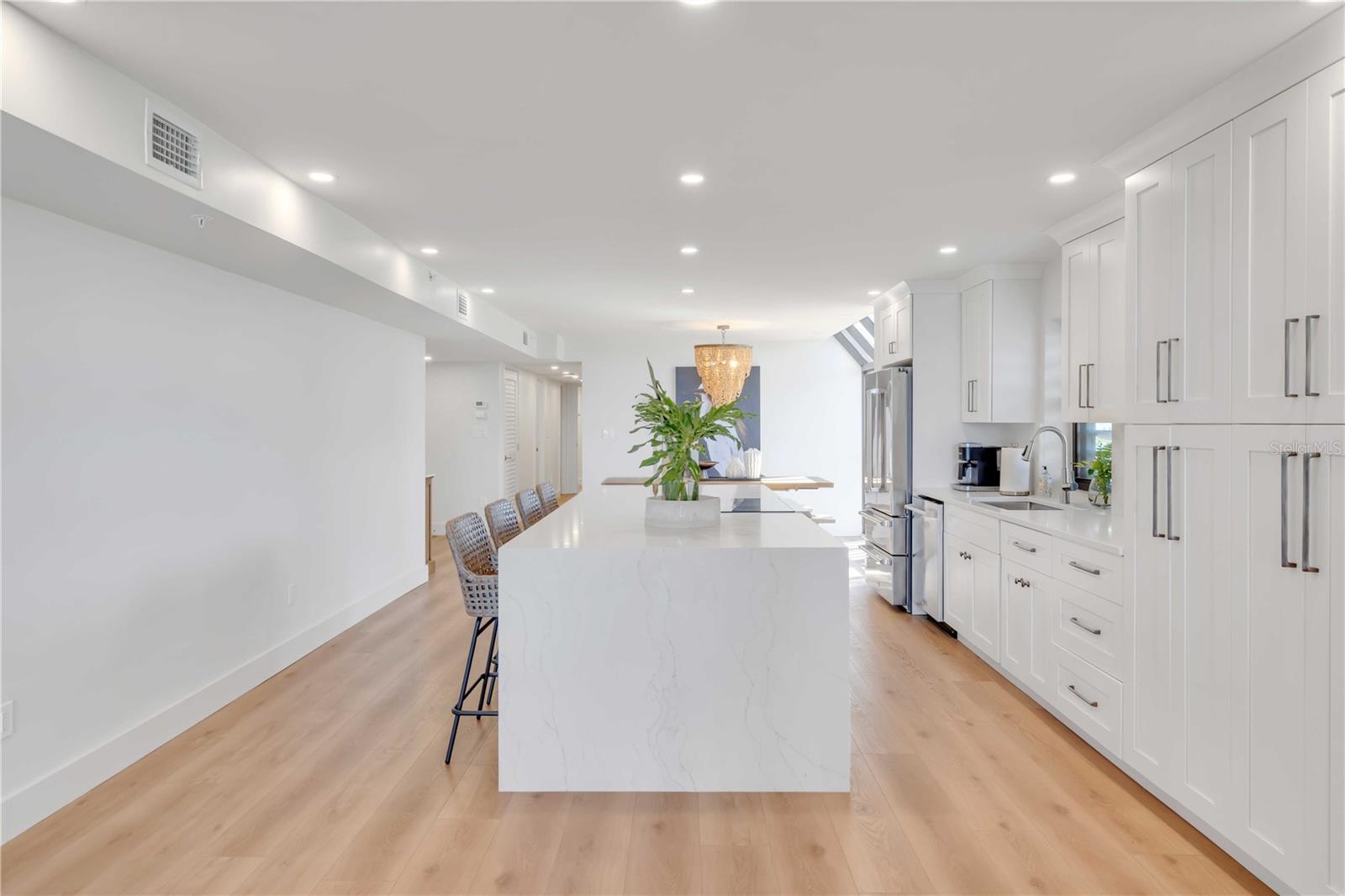 AVIGNON VILLAS - Residential Lease