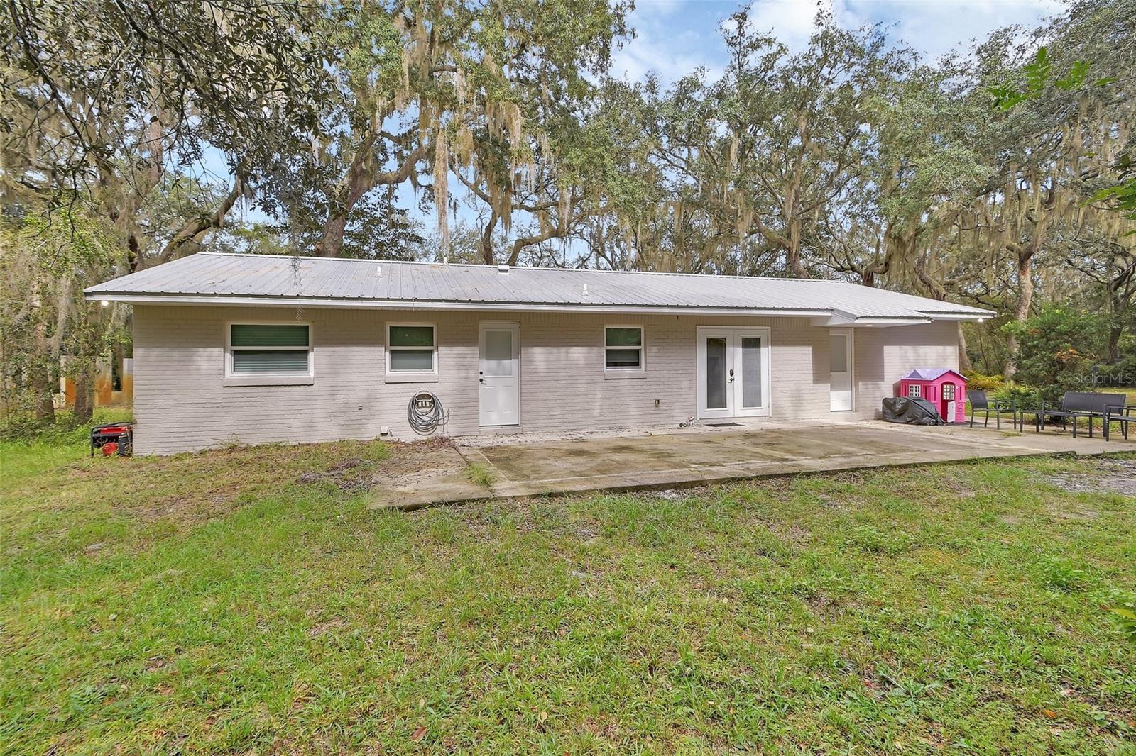 DOMINGO REYES GRANT - Residential