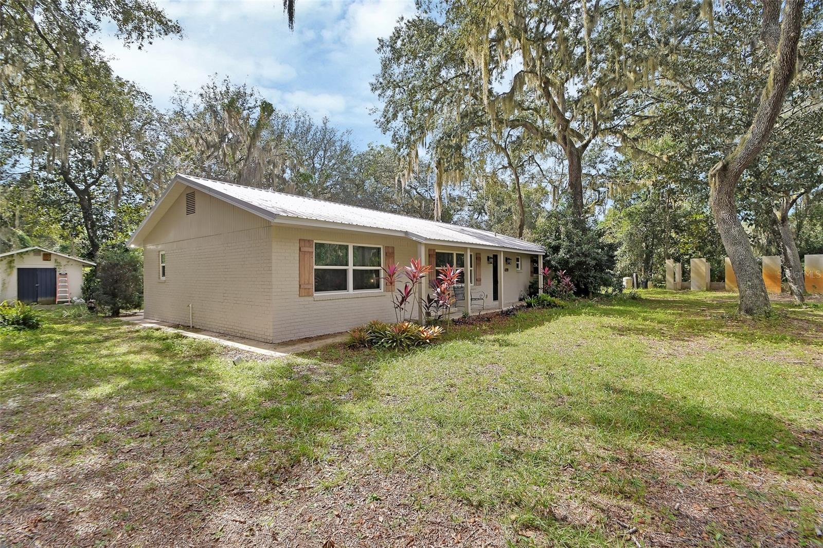 DOMINGO REYES GRANT - Residential