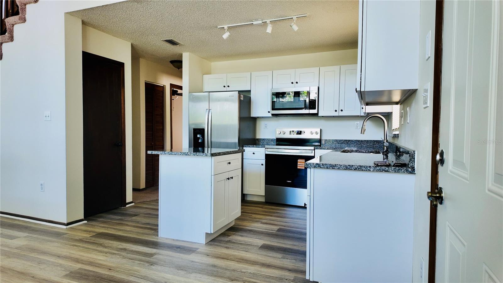FRUITLAND PARK DREAM LAKE - Residential