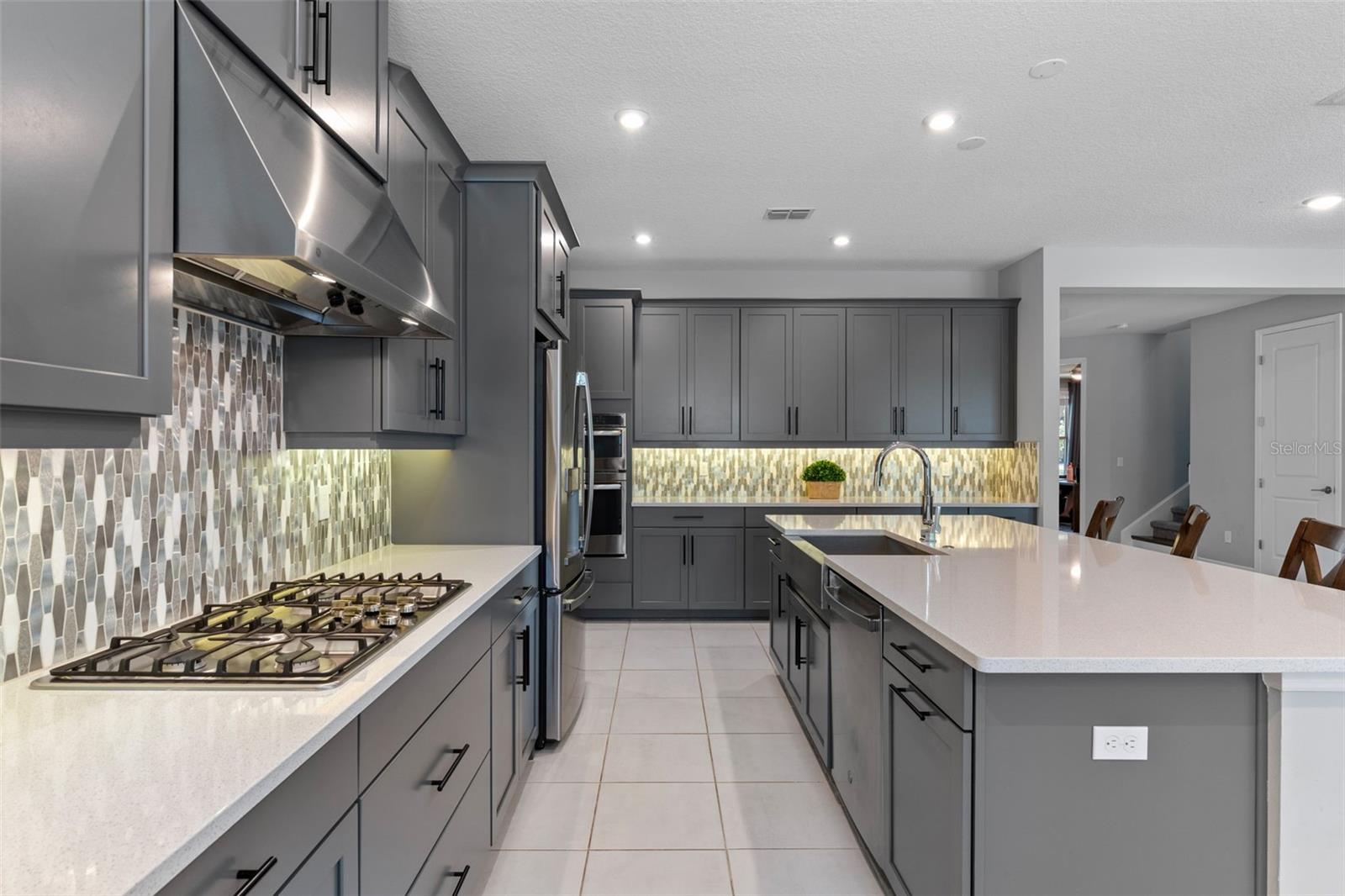 1224 HILLCREST VIEW LOOP