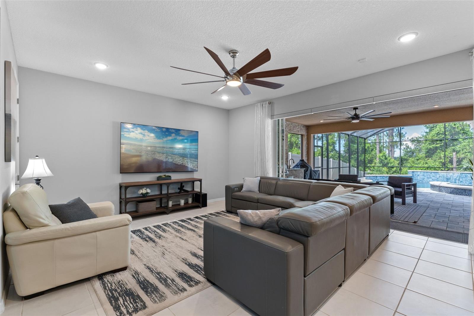 1224 HILLCREST VIEW LOOP