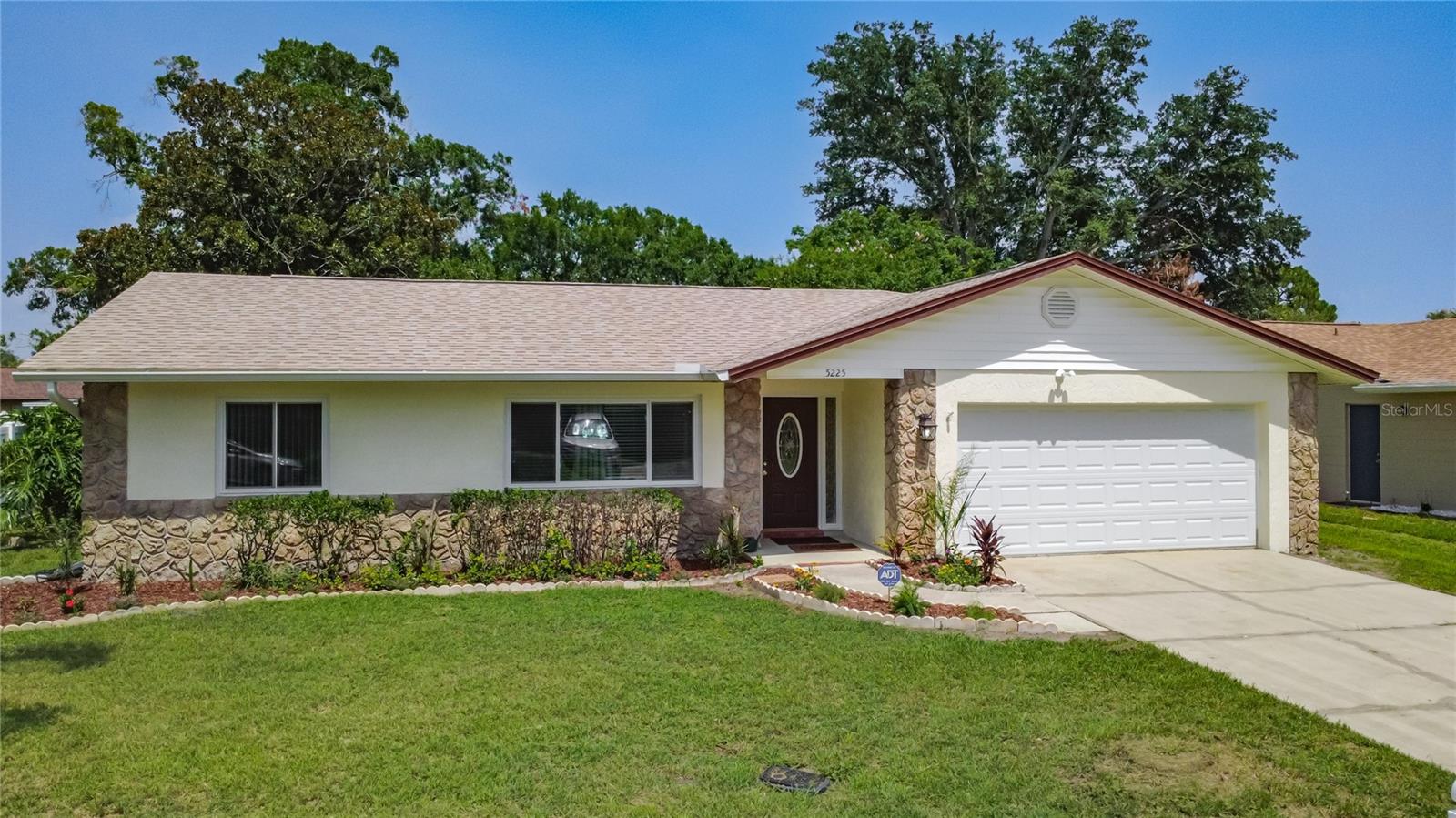 5225 ALBERT DRIVE