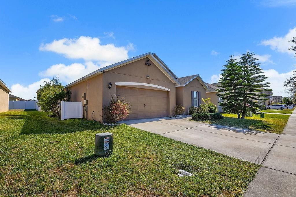 Photo of 397 Aberdeen Drive, Davenport, FL 33896 (MLS # S5142672)
