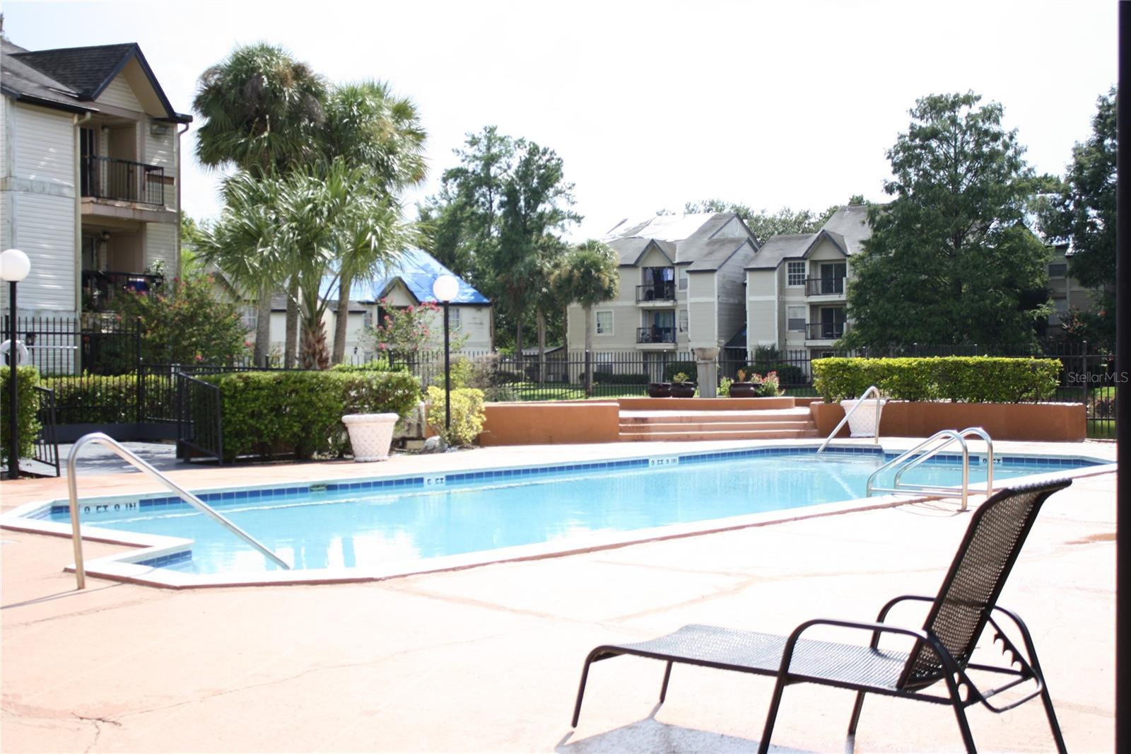 1972 LAKE ATRIUMS CIRCLE 185