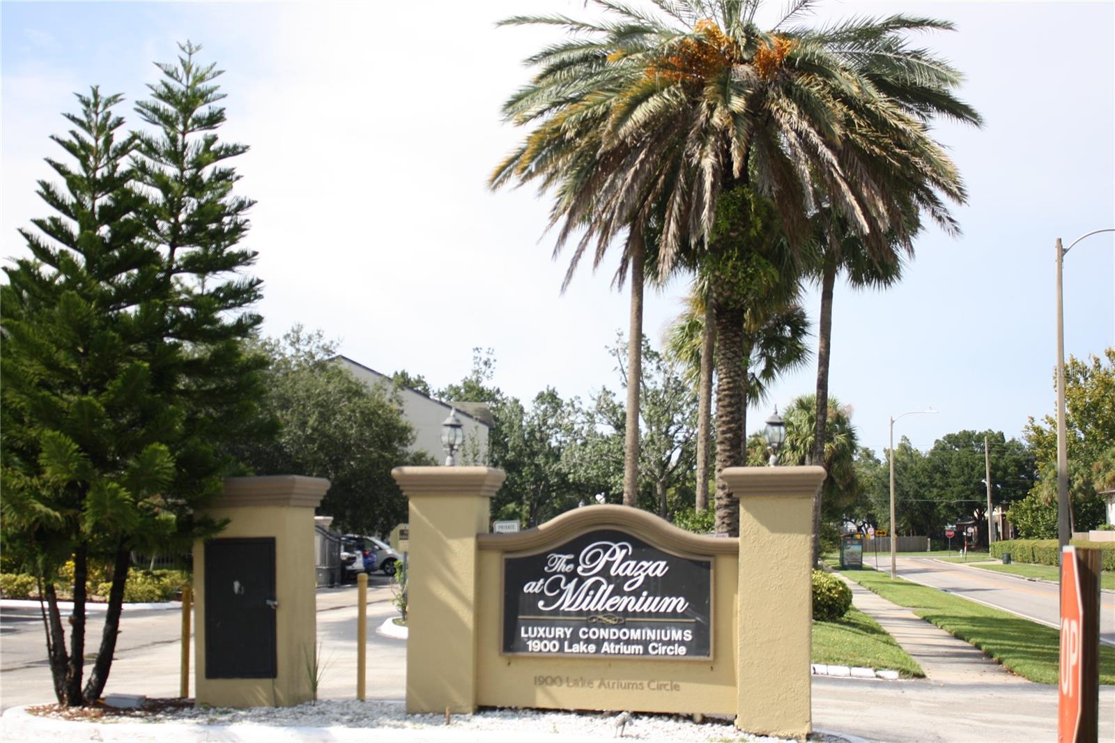 Spacious 2BR/2BA condo in a prime location, just minutes from major roads and highways, offering convenient access to everything Orlando has to offer. This investment opportunity features generous living areas, great rental potentia