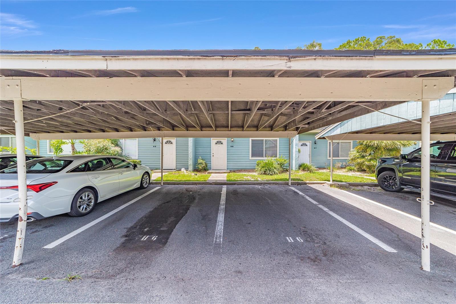 CRICKET CLUB CONDO - Residential