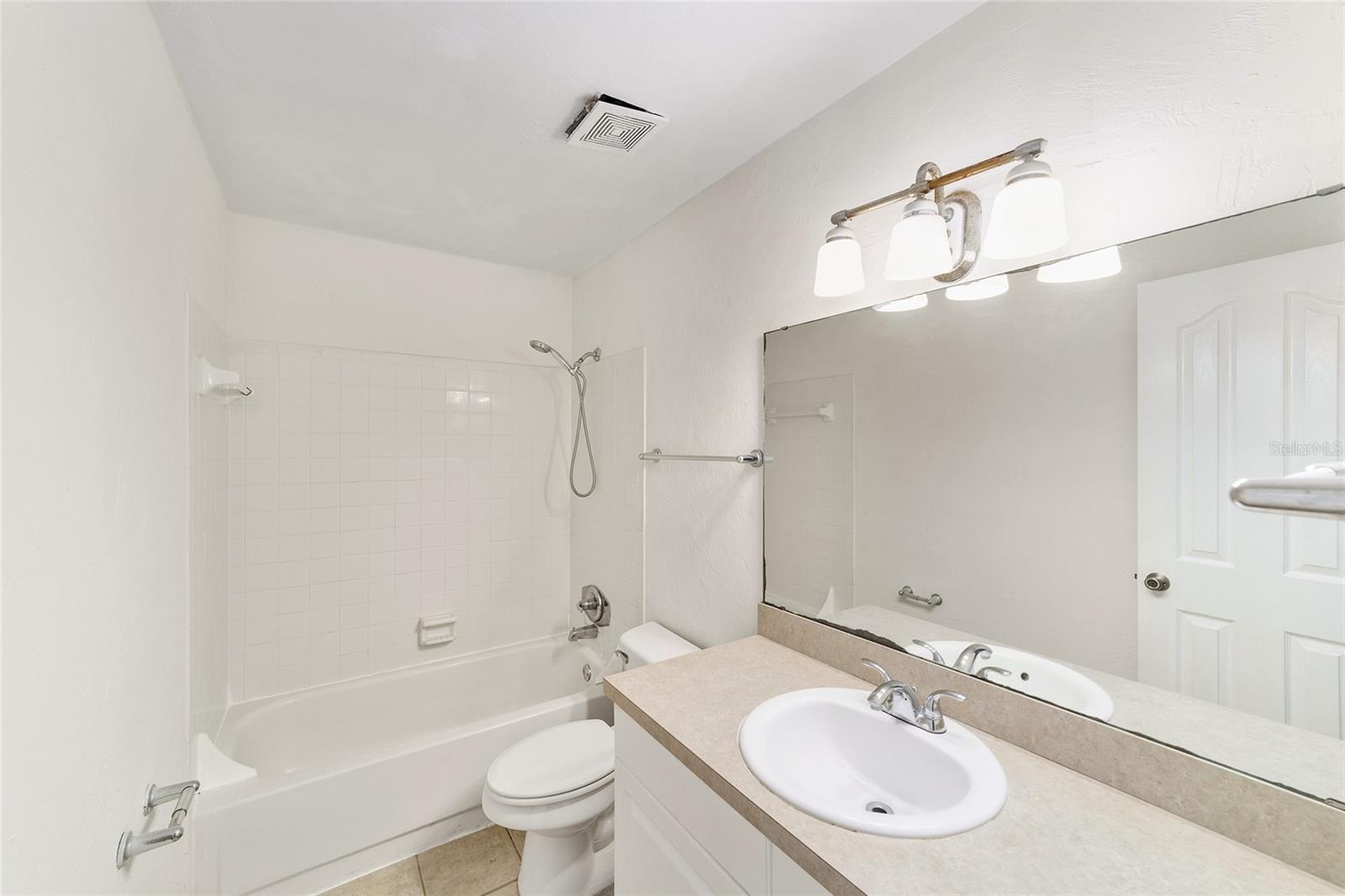 CRICKET CLUB CONDO - Residential