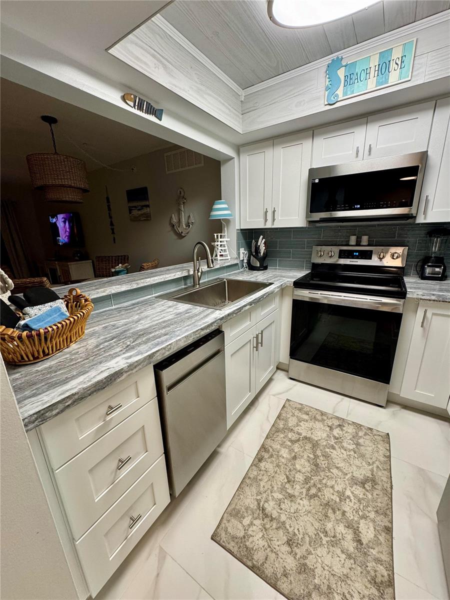 HORIZONS WEST I - Residential