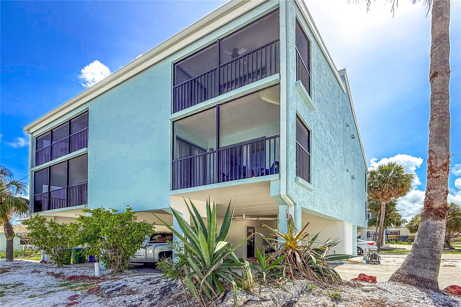 HORIZONS WEST I - Residential