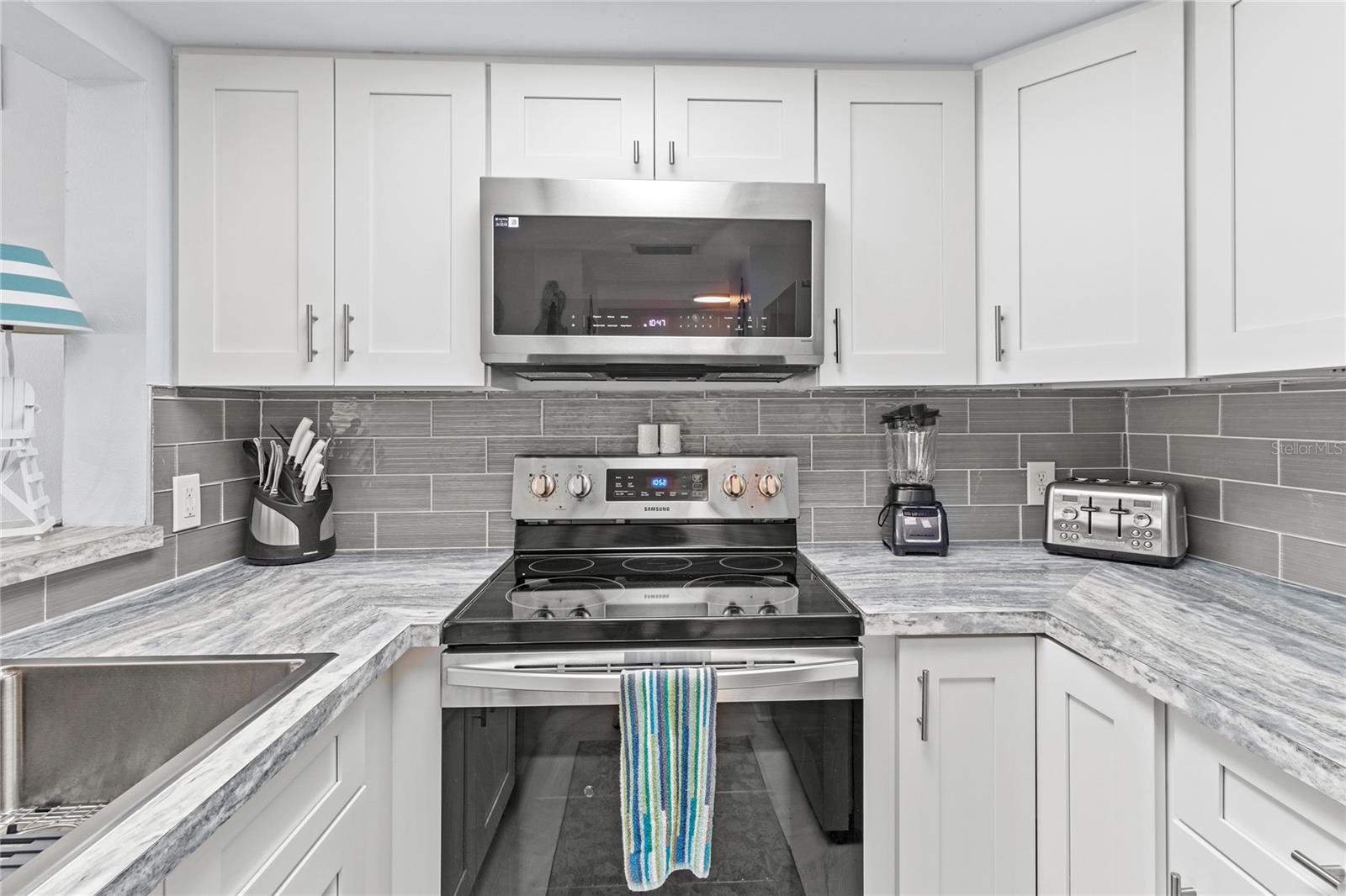 HORIZONS WEST I - Residential