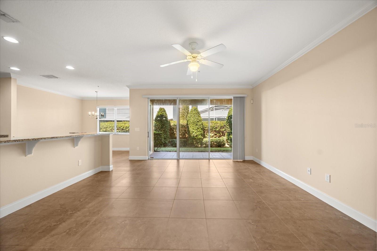 2004 MICHAEL TIAGO CIRCLE