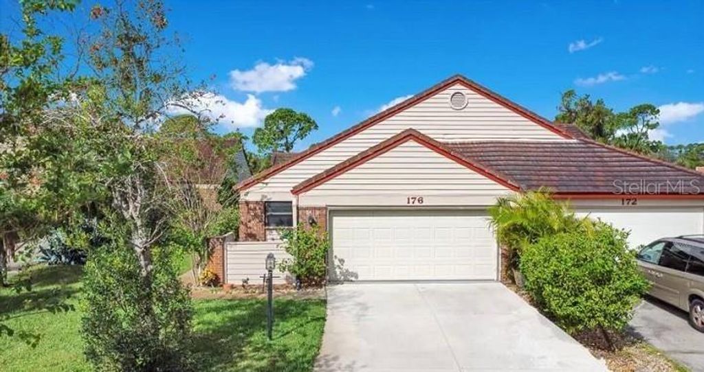 Photo of 176 Palm Sparrow Court, Daytona Beach, FL 32119 (MLS # V4946997)