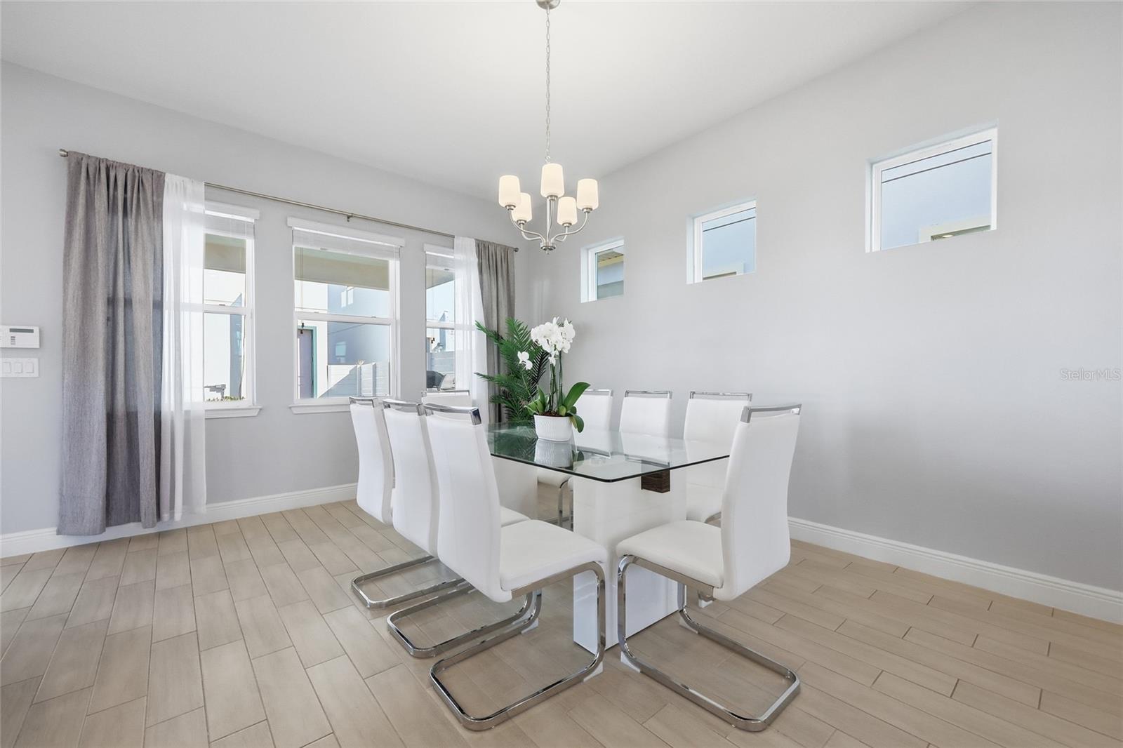 LAUREATE PARK - Residential Lease