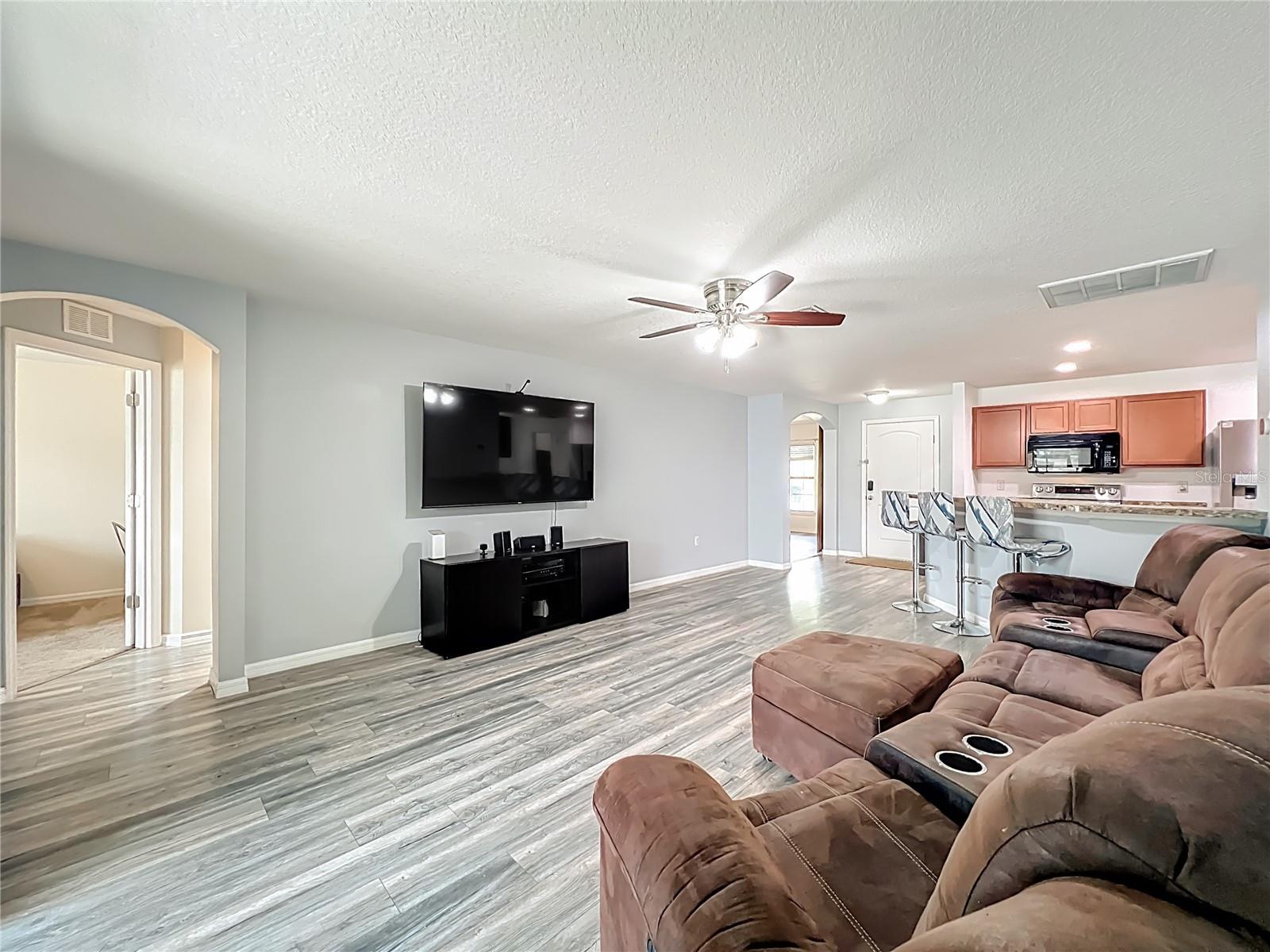 CHELSEA OAKS - Residential