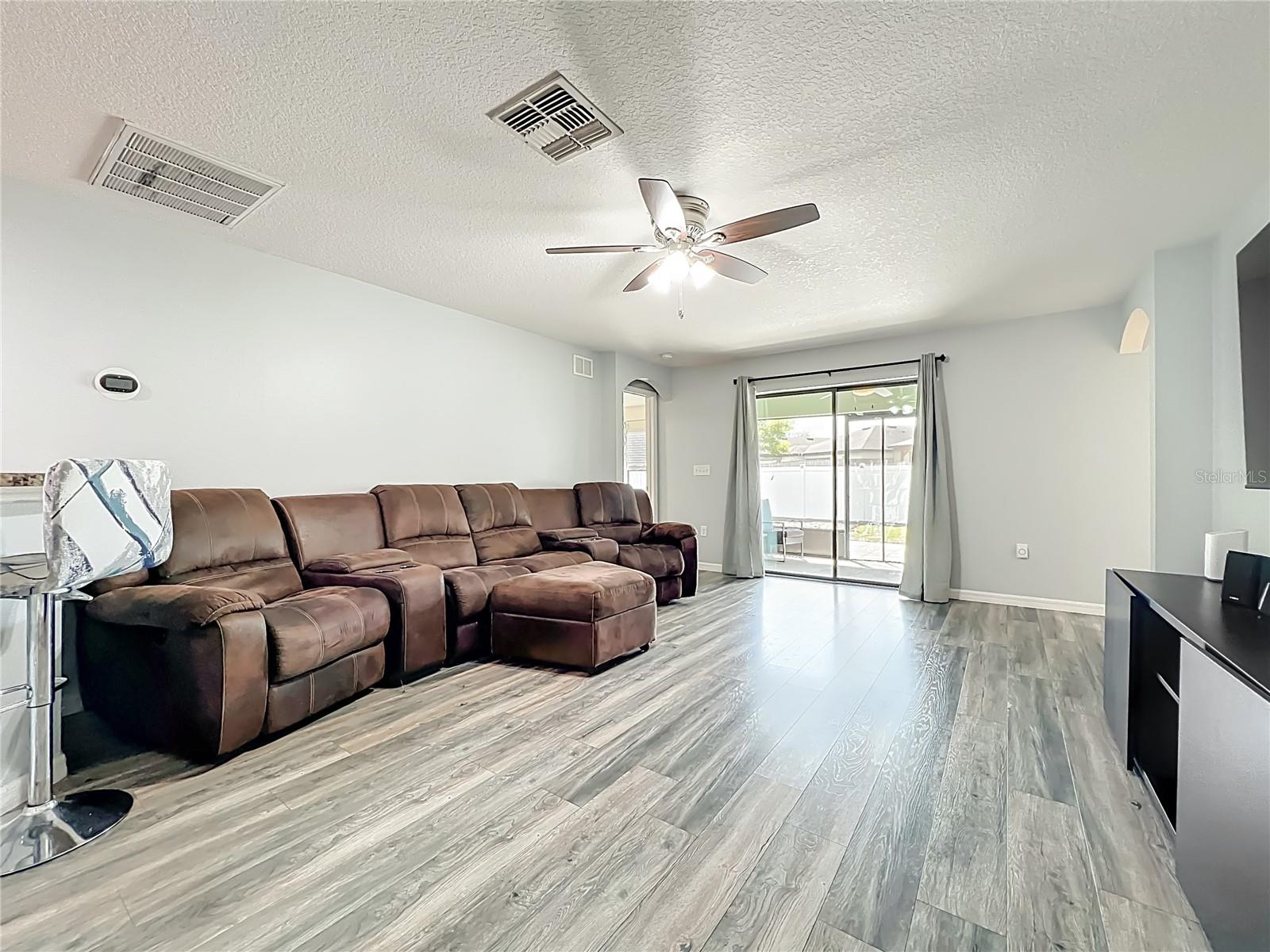 CHELSEA OAKS - Residential